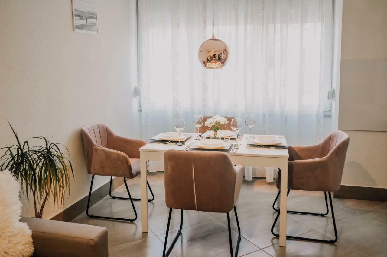 Apartman Bacchus Pula Exterior photo